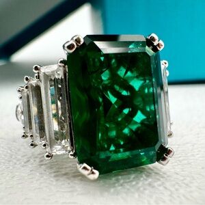 Emerald Green Silver Ring